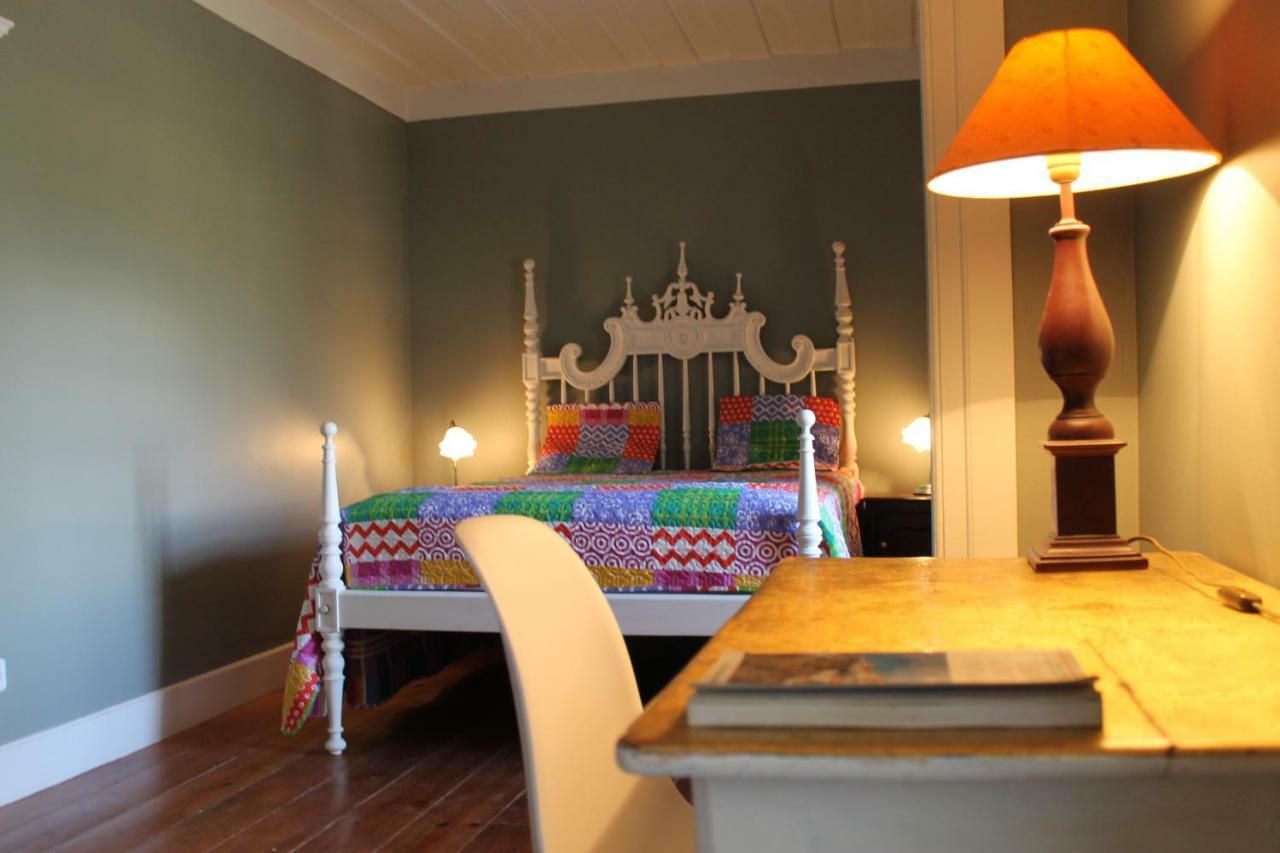Bed and Breakfast Quinta Do Outeiro Вила-Нова-ди-Пояриш Экстерьер фото