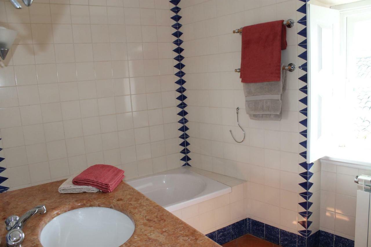 Bed and Breakfast Quinta Do Outeiro Вила-Нова-ди-Пояриш Экстерьер фото