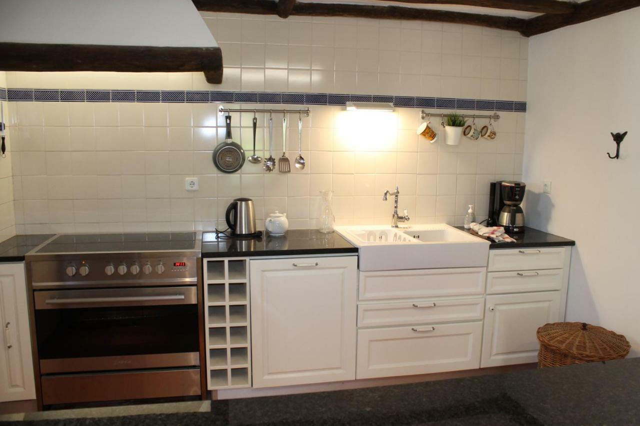 Bed and Breakfast Quinta Do Outeiro Вила-Нова-ди-Пояриш Экстерьер фото